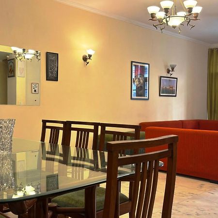Under My Roof Green Park Ню Делхи Екстериор снимка