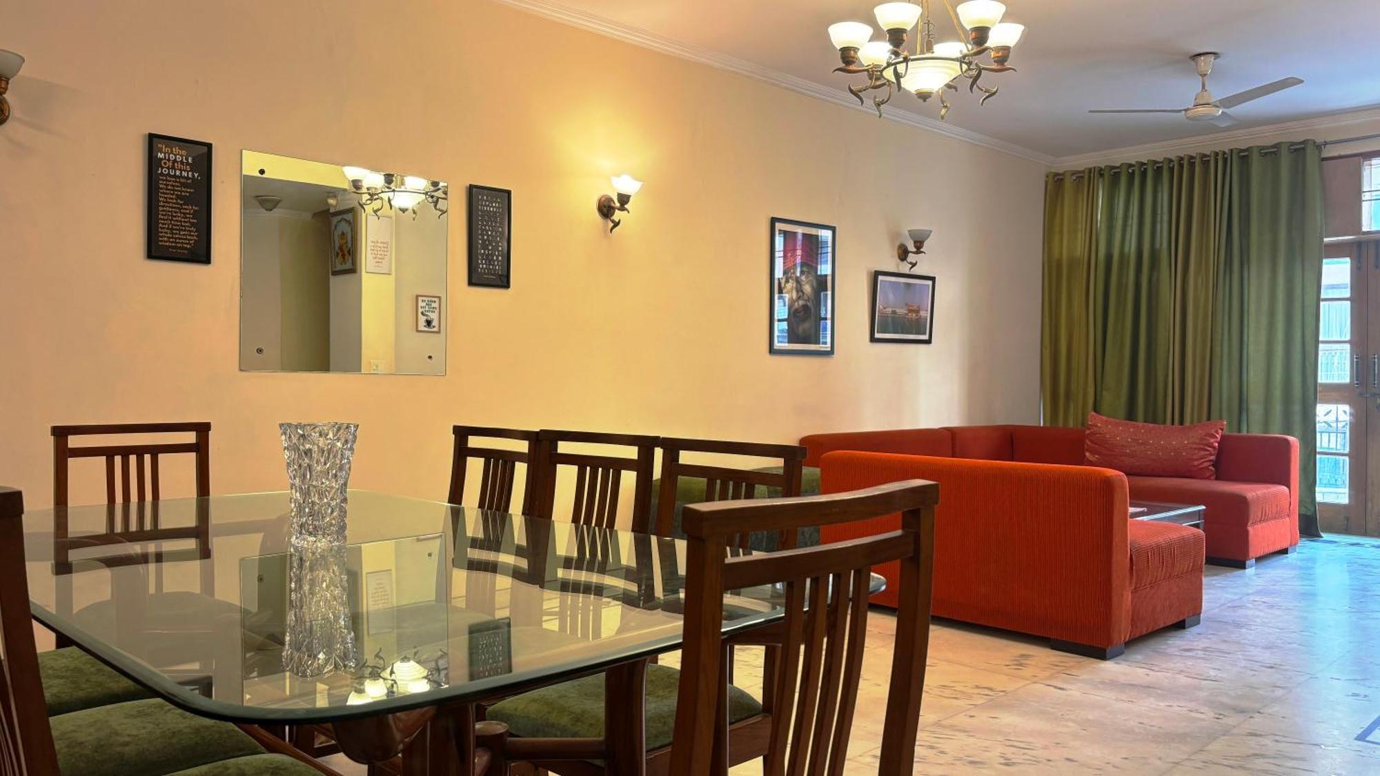 Under My Roof Green Park Ню Делхи Екстериор снимка